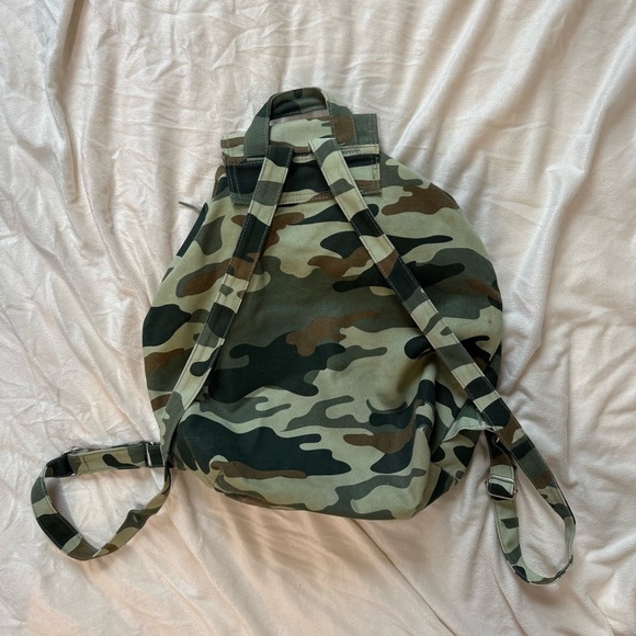 Baggu Camouflage Canvas Backpack Bag - Picture 3 of 8